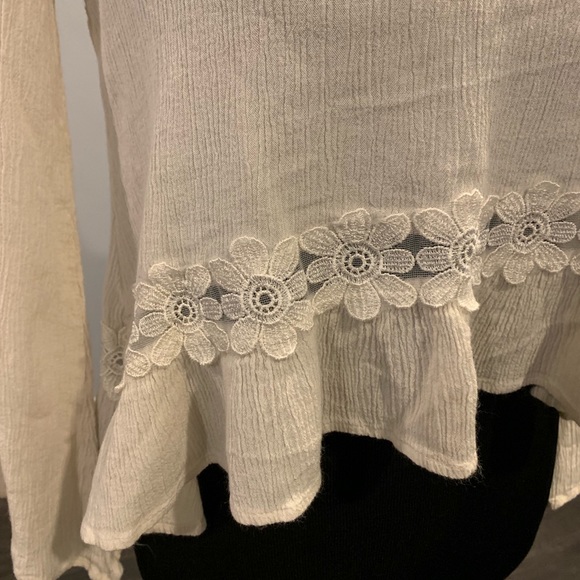 **SOLD** Blu Pepper Top - Picture 3 of 6